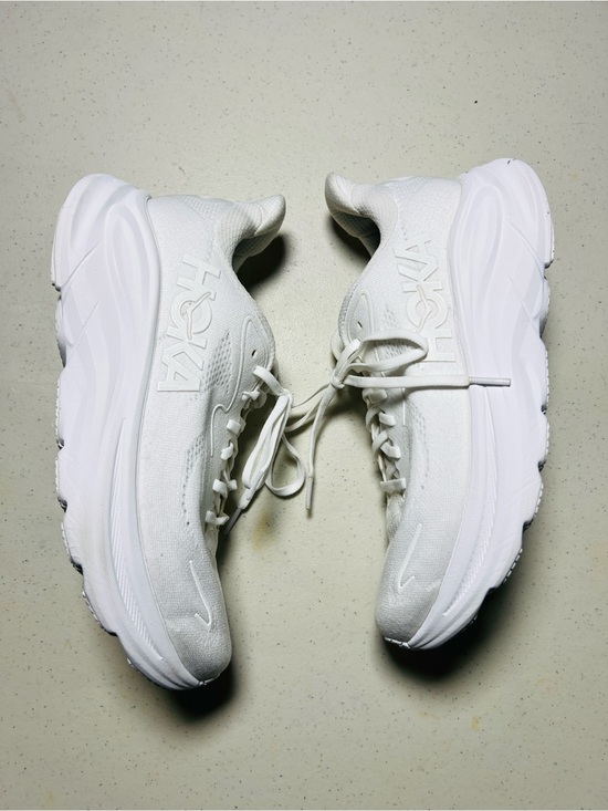 Hoka Shoes - HOKA Women’s Clifton 10 Cushione Running Shoes Size 10B
